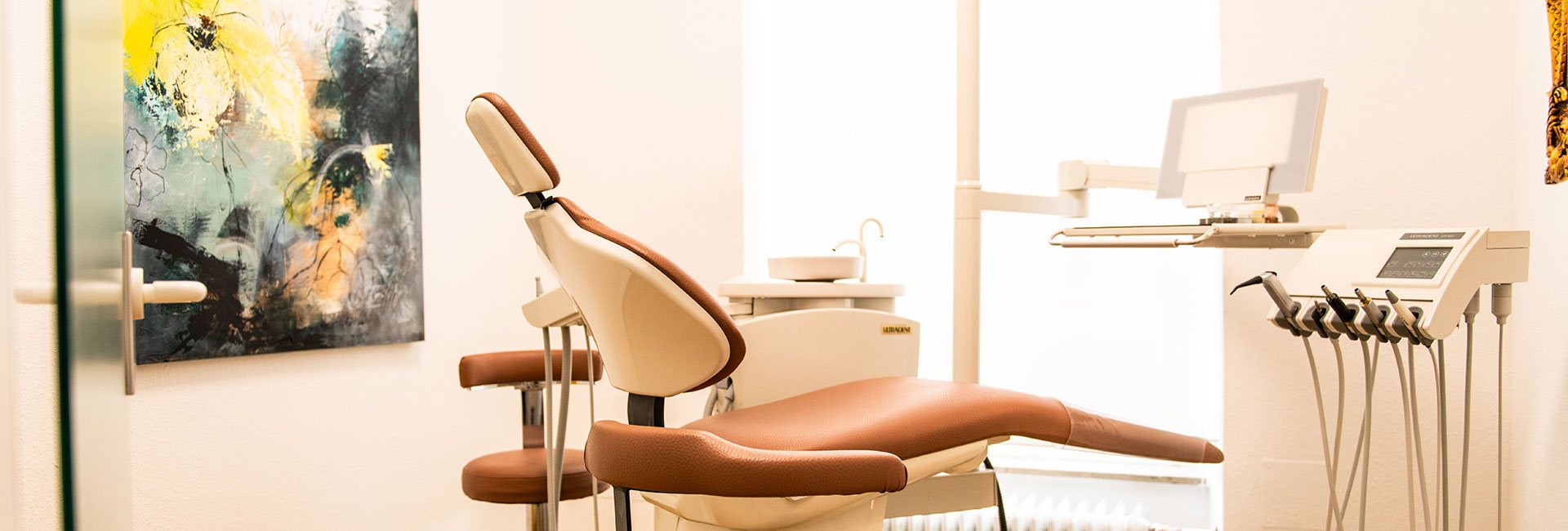 Behandlungsraum in der Zahnarztpraxis Dr. Krinner in Straubing