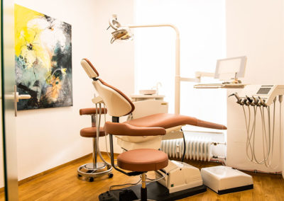 Innenaufnahme der Zahnarztpraxis Dr. Krinner in Straubing