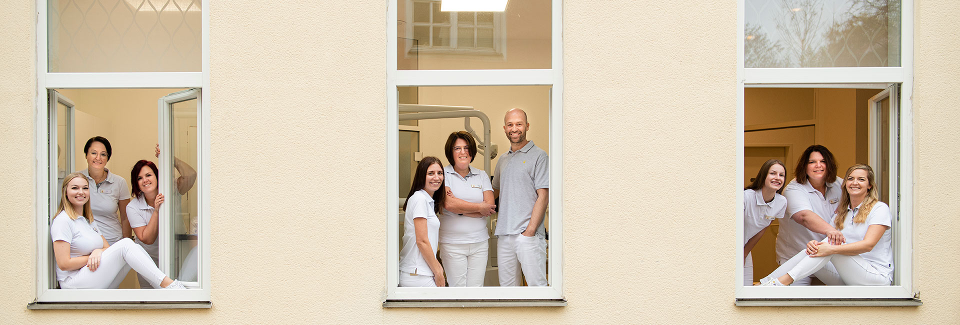 Das Team der Zahnarztpraxis Dr. Krinner in Straubing